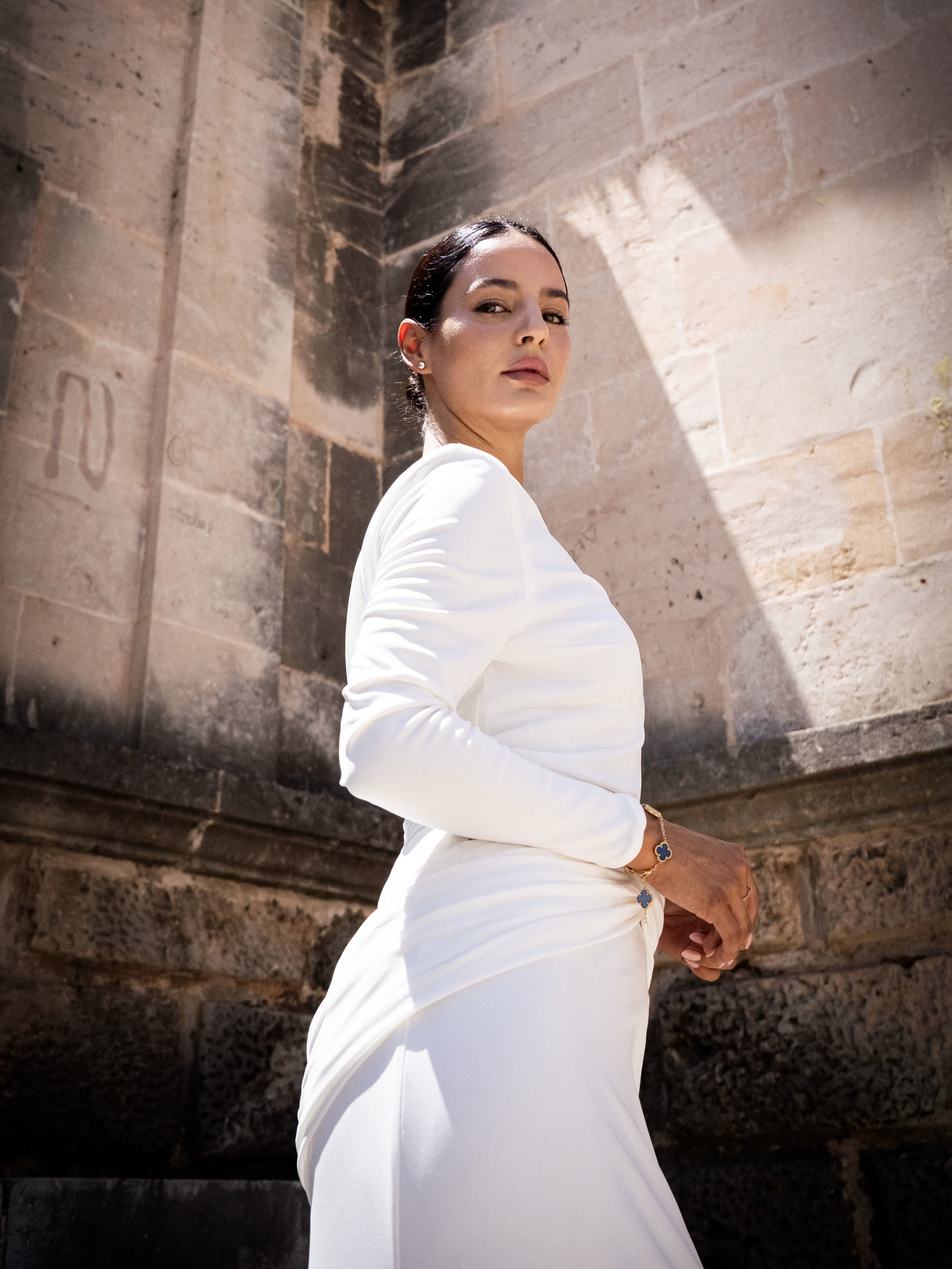 Perfil del vestido blanco de manga larga Kimona by JP, Mallorca 2026
